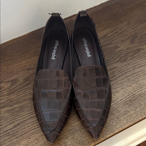Jeffrey Campbell Elegant Vinney Pointed Brown Crocodile Pattern Loafers, Size 8 - Picture 2 of 5